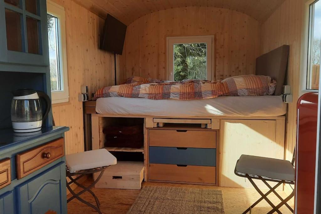 Zirkuswagen Glamping Fuer 2 Mit Veranda Kueche Netflix Parken Und Hofladen Steinhofel Экстерьер фото