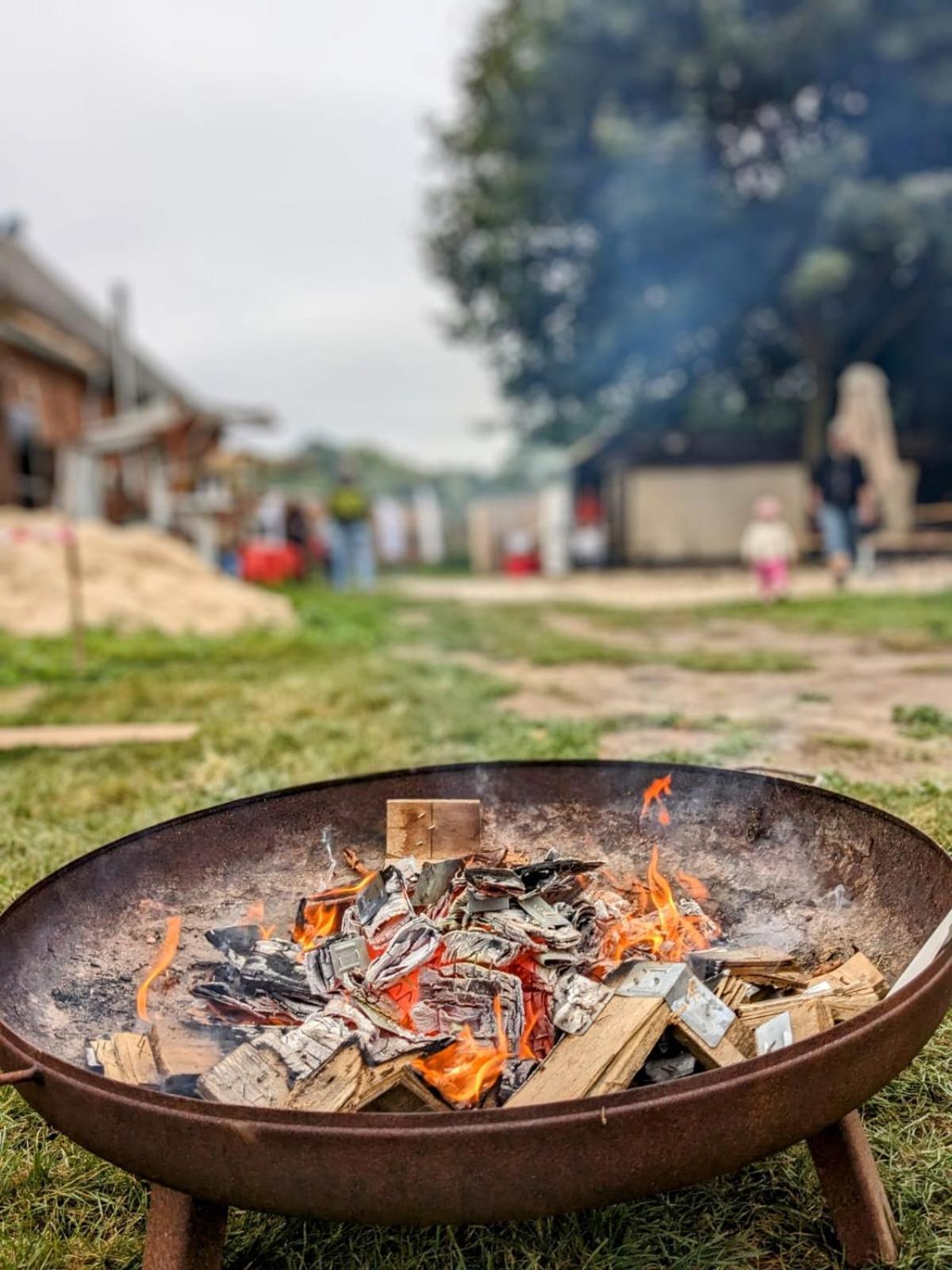 Zirkuswagen Glamping Fuer 2 Mit Veranda Kueche Netflix Parken Und Hofladen Steinhofel Экстерьер фото